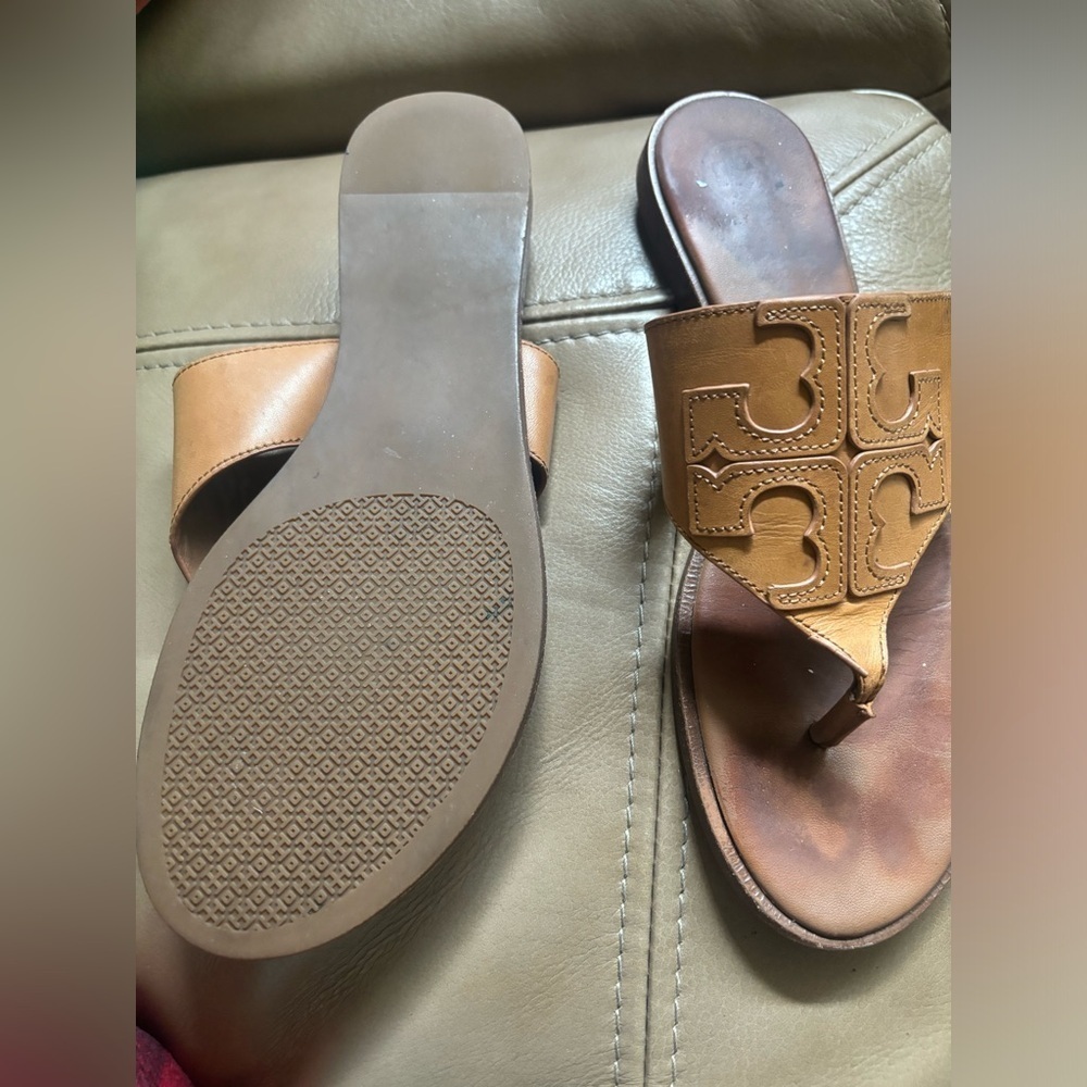 Tory Burch tan shoes - Picture 3 of 6